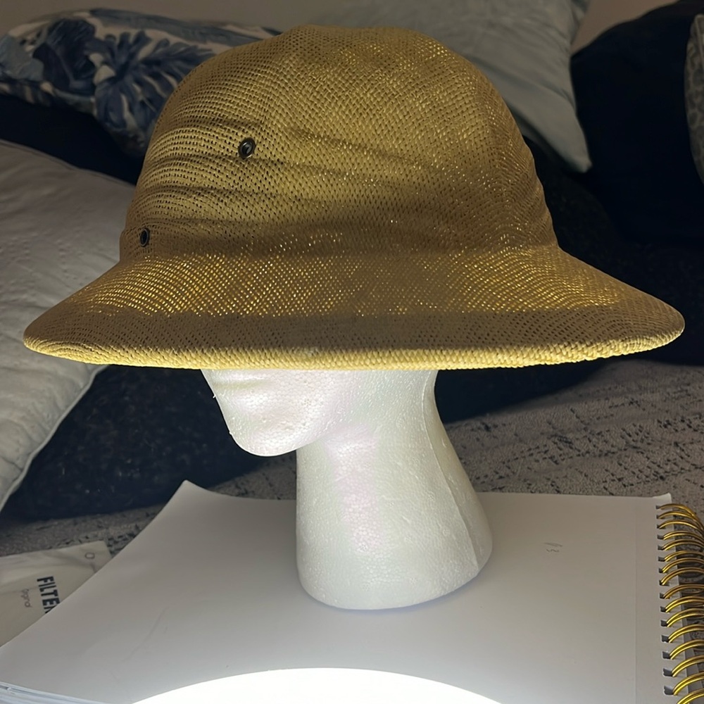 Jungle safari hat like new